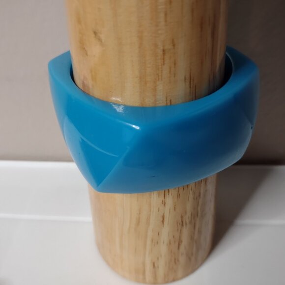Very Awesome Asymmetrical 8 Inch Vintage Thick Blue Bangle - Picture 3 of 10